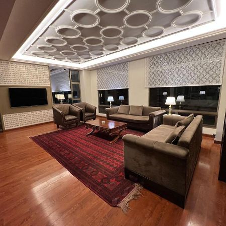 Shelton Suites ブハーバン エクステリア 写真