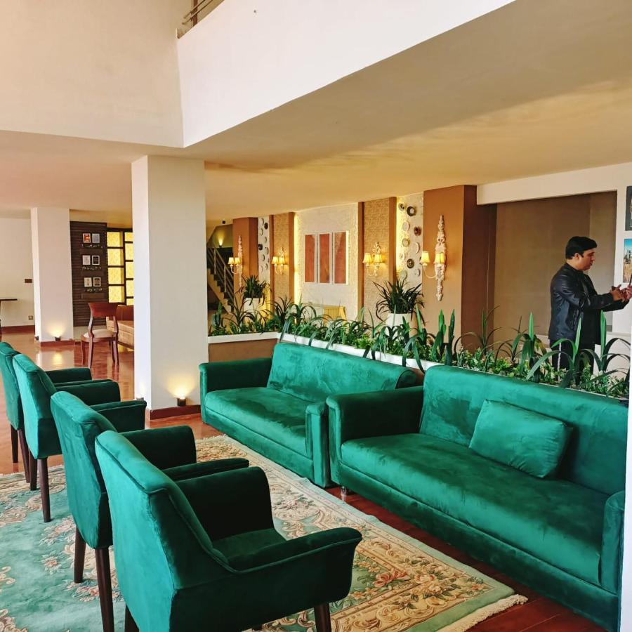Shelton Suites ブハーバン エクステリア 写真