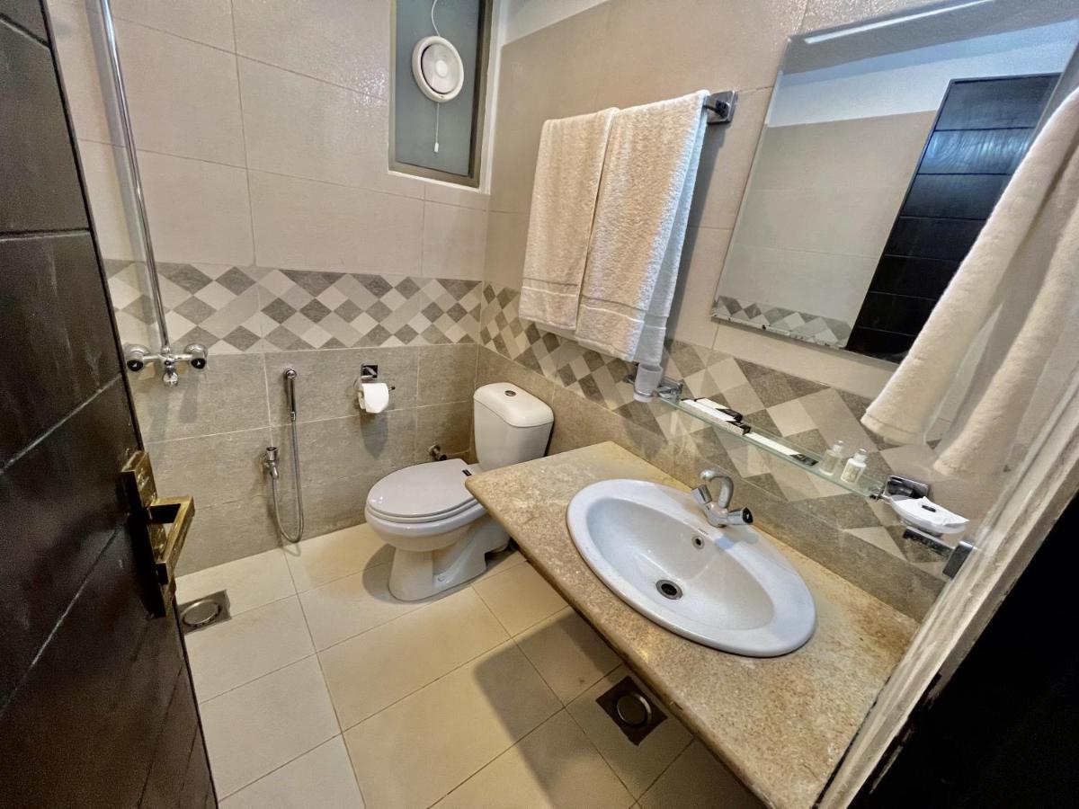 Shelton Suites ブハーバン エクステリア 写真