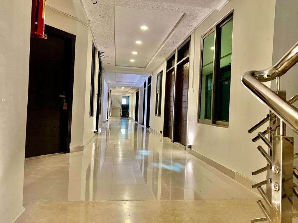 Shelton Suites ブハーバン エクステリア 写真