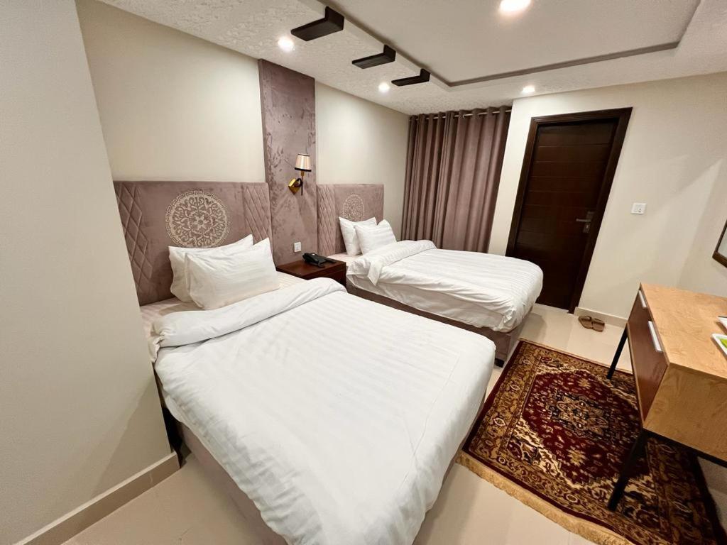 Shelton Suites ブハーバン エクステリア 写真